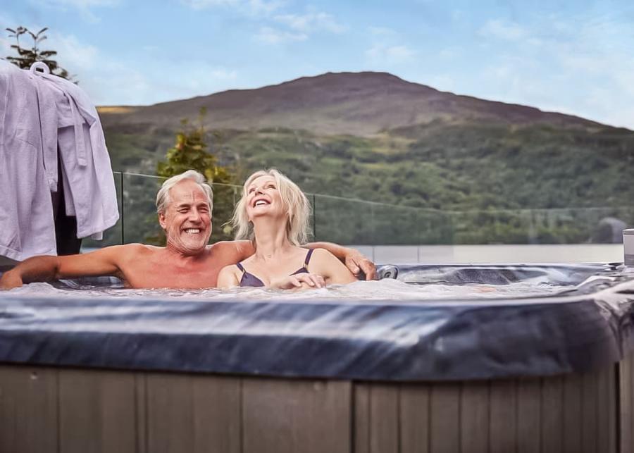 private hot tubs at loch lomond holiday park in Inveruglas