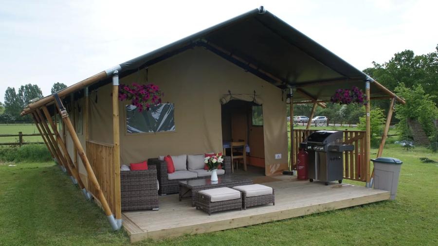 luxury glamping pods at Marwell Resort