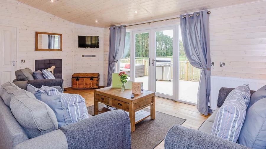 lodge lounge area at Marwell Resort