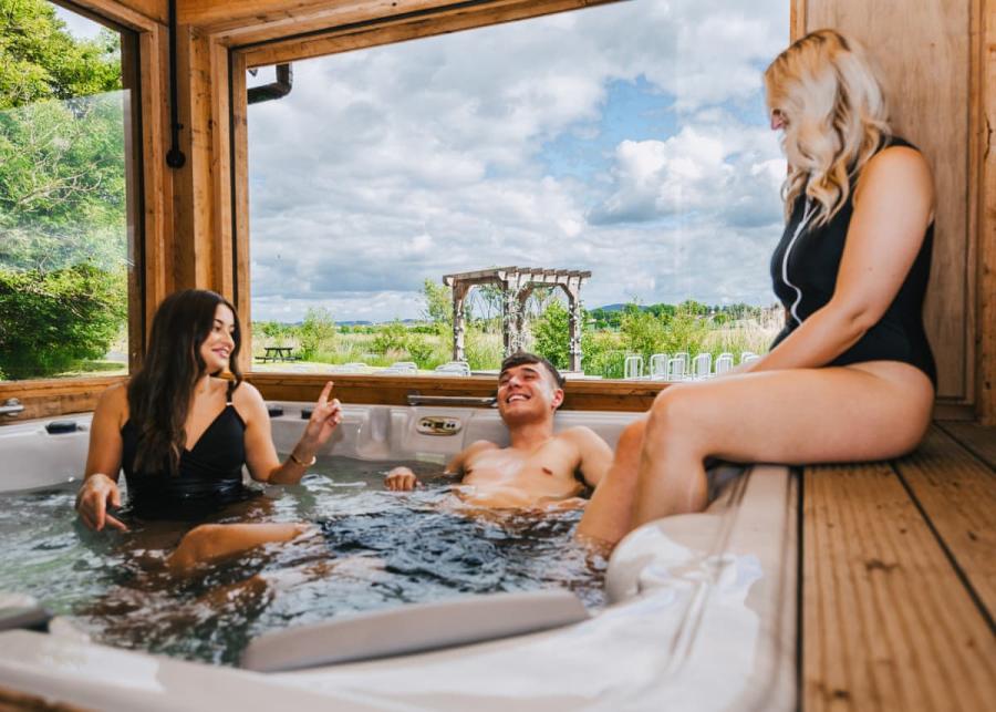 hot tub getaways at silverwood holiday resort in perthshire