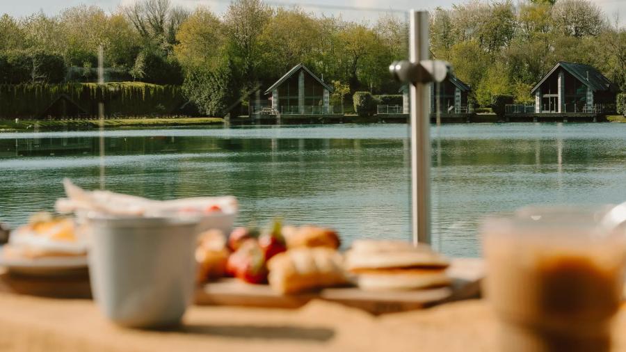 lodge holidays by fishing lakes at Twin Lakes Holiday Park near Carnforth in the Lake District