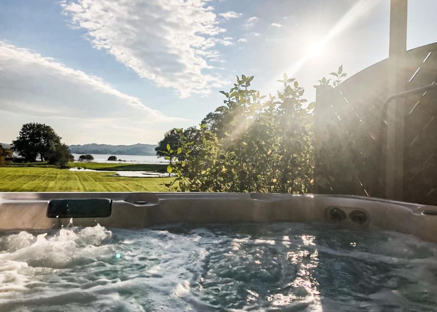 hot tub holidays at loch lomond waterfront luxury lodges near balmaha