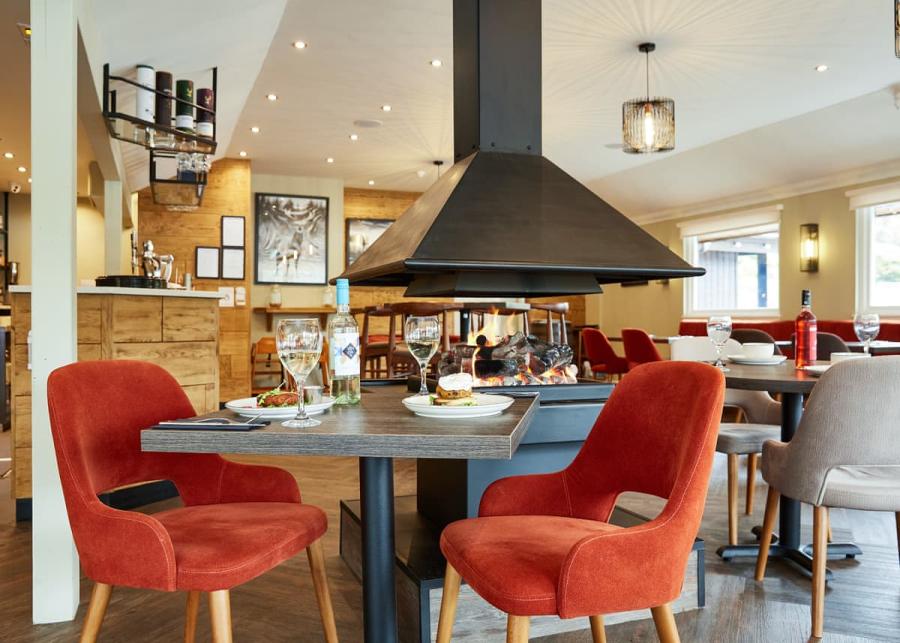 restaurant at loch tay highland lodge park near killin