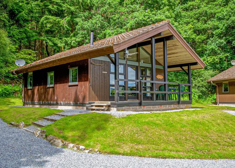 lodge holidays at loch tay highland lodge park near killin