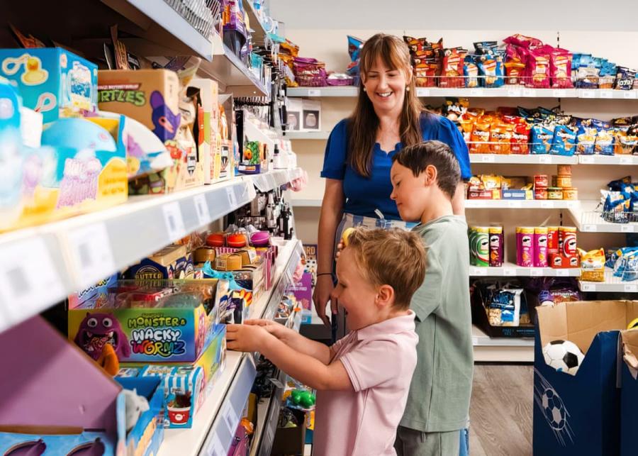 shop at pease bay holiday park near Cockburnspath