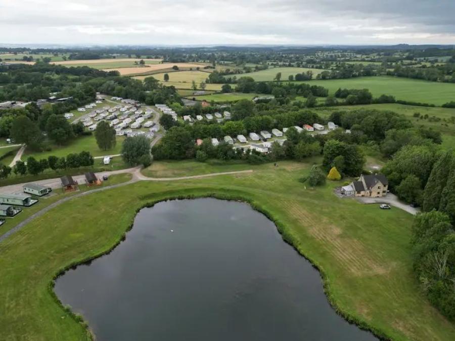 the fishing lake at Kingfisher Holiday Park